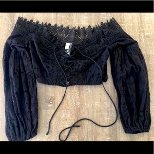 Long sleeve lace black crop top